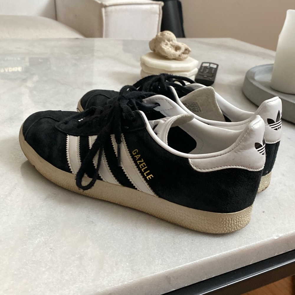 Adidas gazelles - black